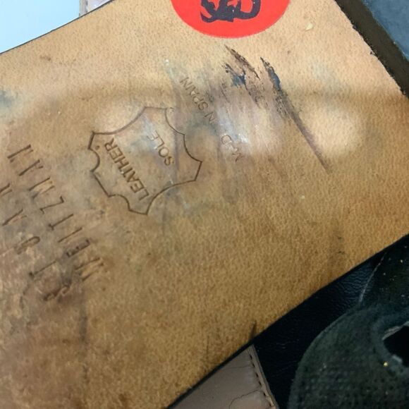 Stuart Weitzman  black flat sandals size 8 - Picture 7 of 10